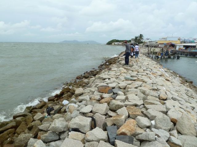 Một mỏ hàn ở đầu mũi Cần Thạnh