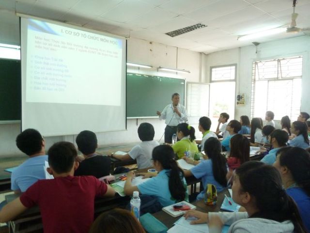 Thày Hải trình bày khái quát tuyến lộ trình thực tập