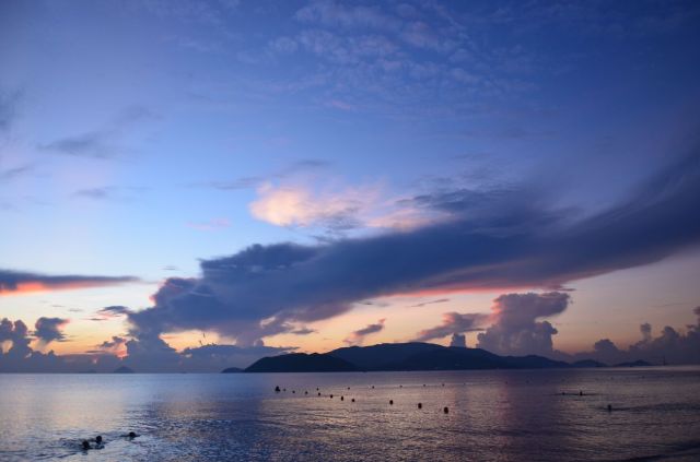 Bình minh trên biển Nha Trang