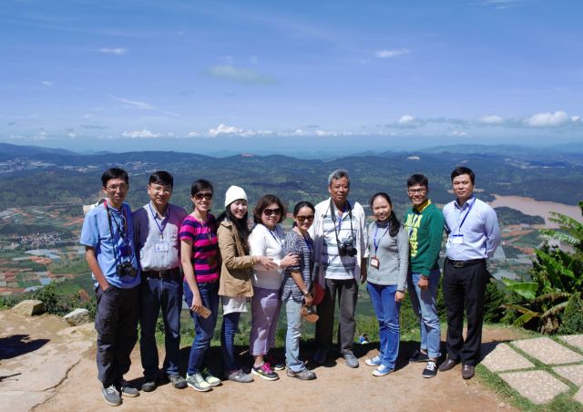 Thày, cô bô môn KHMT hướng dẫn thực tập MT đại cương lớp 14 KMT