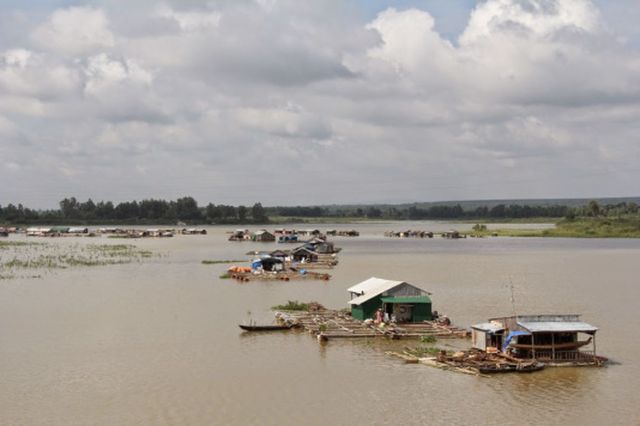 Hình 10: Làng cá bè La Ngà (Nguồn: Dungsulk)