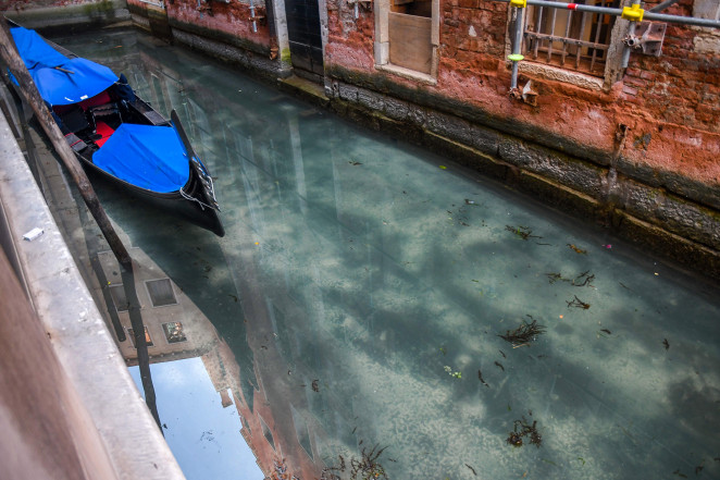 venice-canal-clear-01